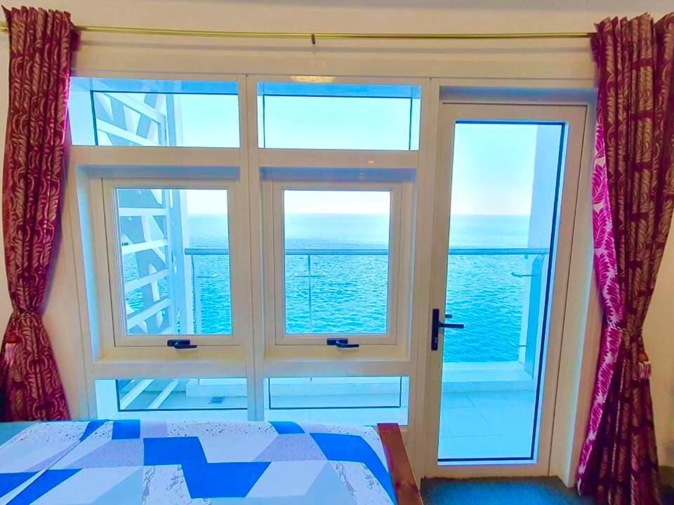Grand Condo-Hotel With Breathtaking Seaside Views In Lapu-Lapu, Cebu Extérieur photo